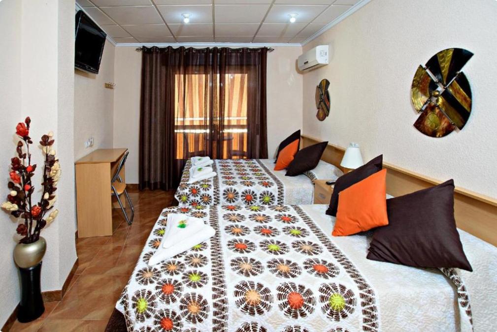 אלדה Hostal Carrizo מראה חיצוני תמונה