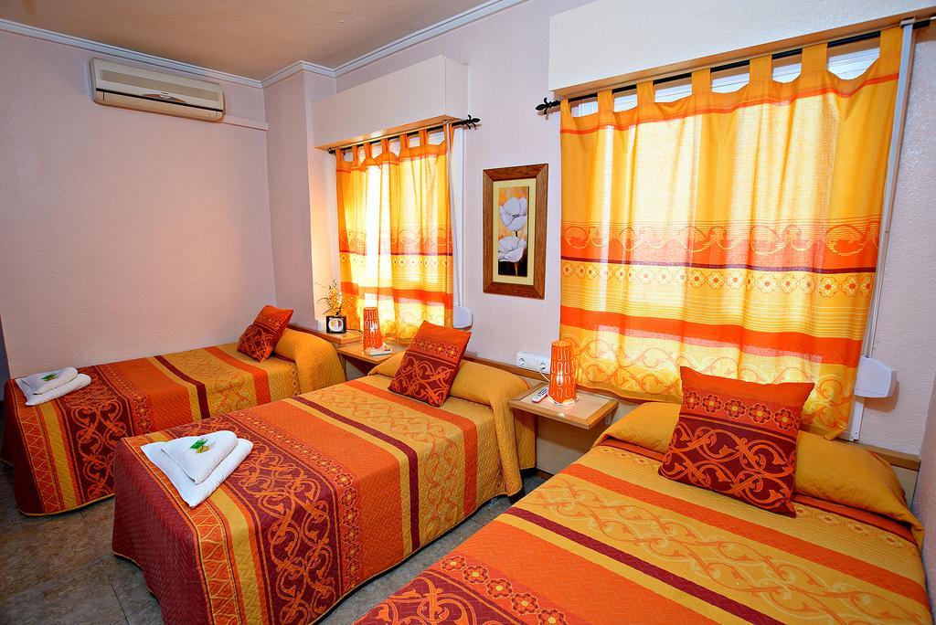 אלדה Hostal Carrizo מראה חיצוני תמונה